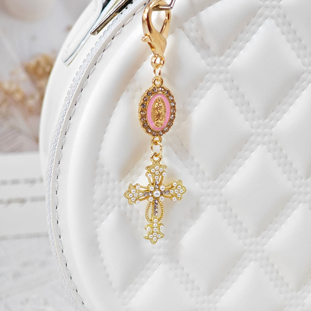 Christianartworkshop Porte-clés croix orné d'un médaillon Notre-Dame : emblème de rédemption et de protection spirituelle - Rose - image 3