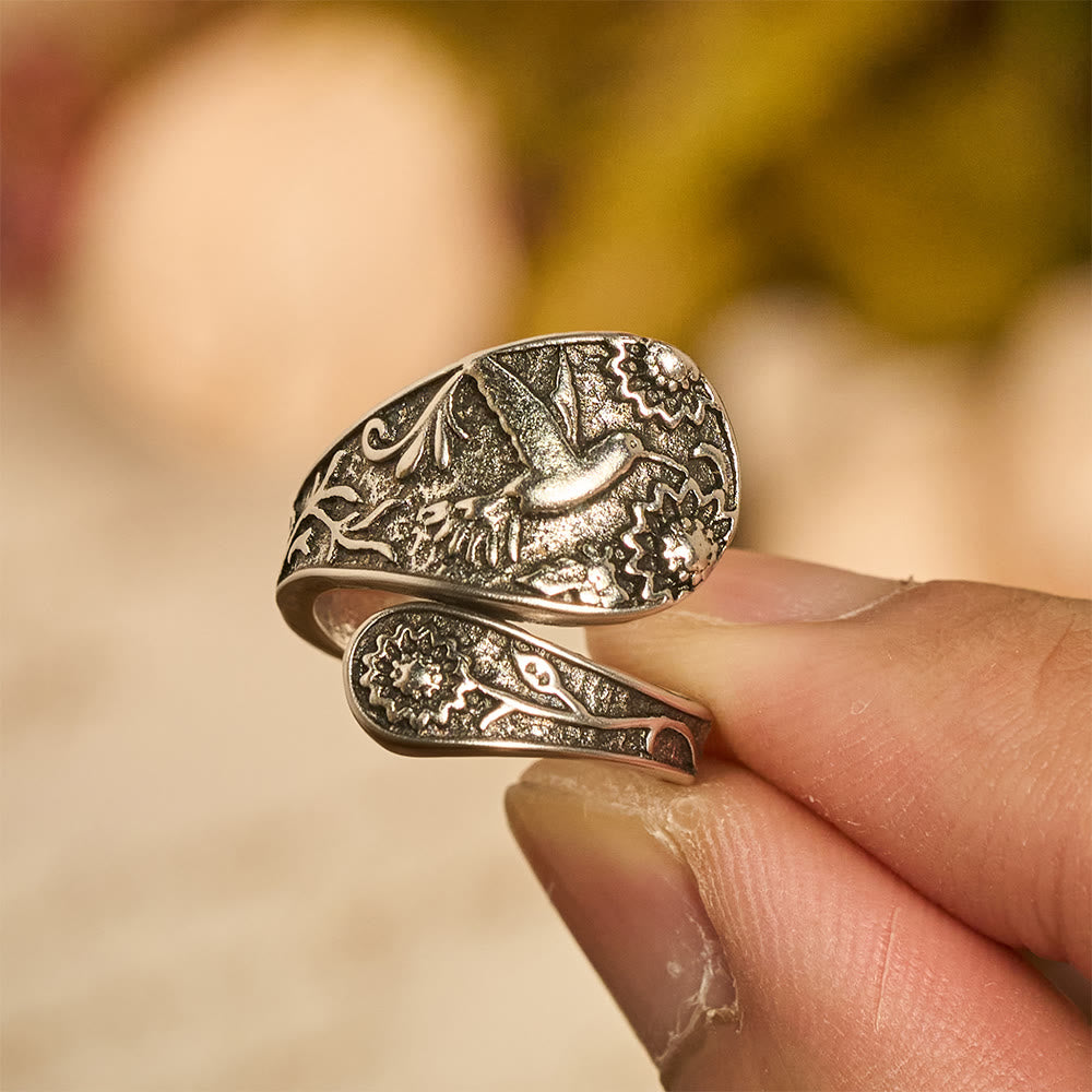Bague ajustable Colibri et Saint-Esprit de Christianartworkshop : Emblème de la grâce divine et de la joie naturelle - image 1