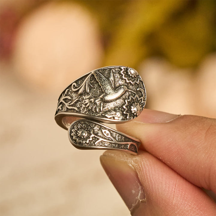 Bague ajustable Colibri et Saint-Esprit de Christianartworkshop : Emblème de la grâce divine et de la joie naturelle - image 1
