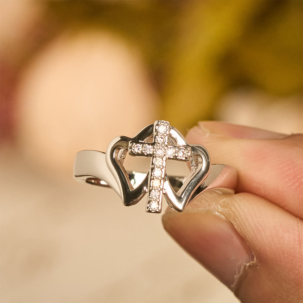 Bague croix à deux cœurs complexes, emblème de force spirituelle et de foi inébranlable, par Christianartworkshop - image 2
