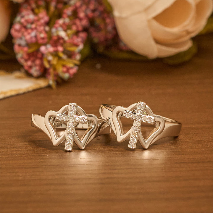 Bague croix à deux cœurs complexes, emblème de force spirituelle et de foi inébranlable, par Christianartworkshop - US 10 - image 0