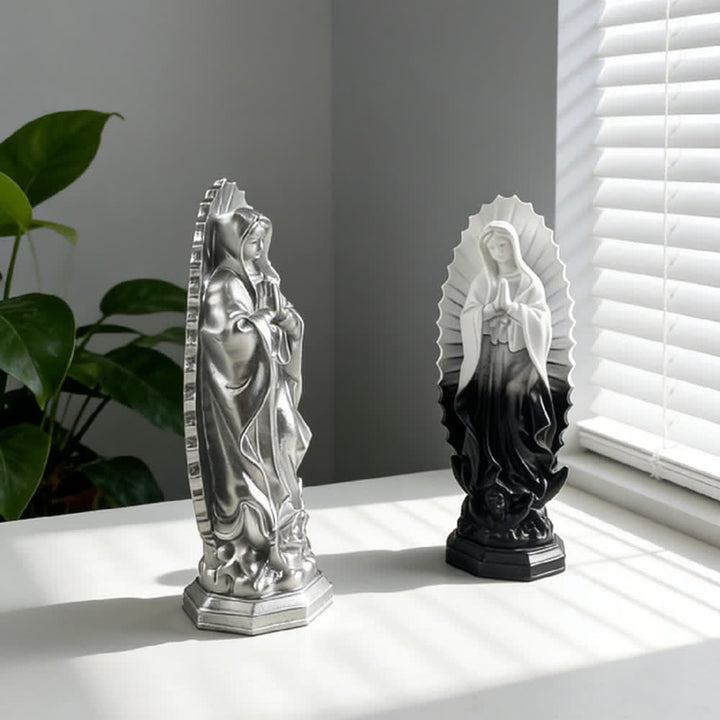 Statue moderne de Notre-Dame de Guadalupe, par Christianartworkshop : Décoration intérieure d'inspiration chrétienne - Noir - image 13