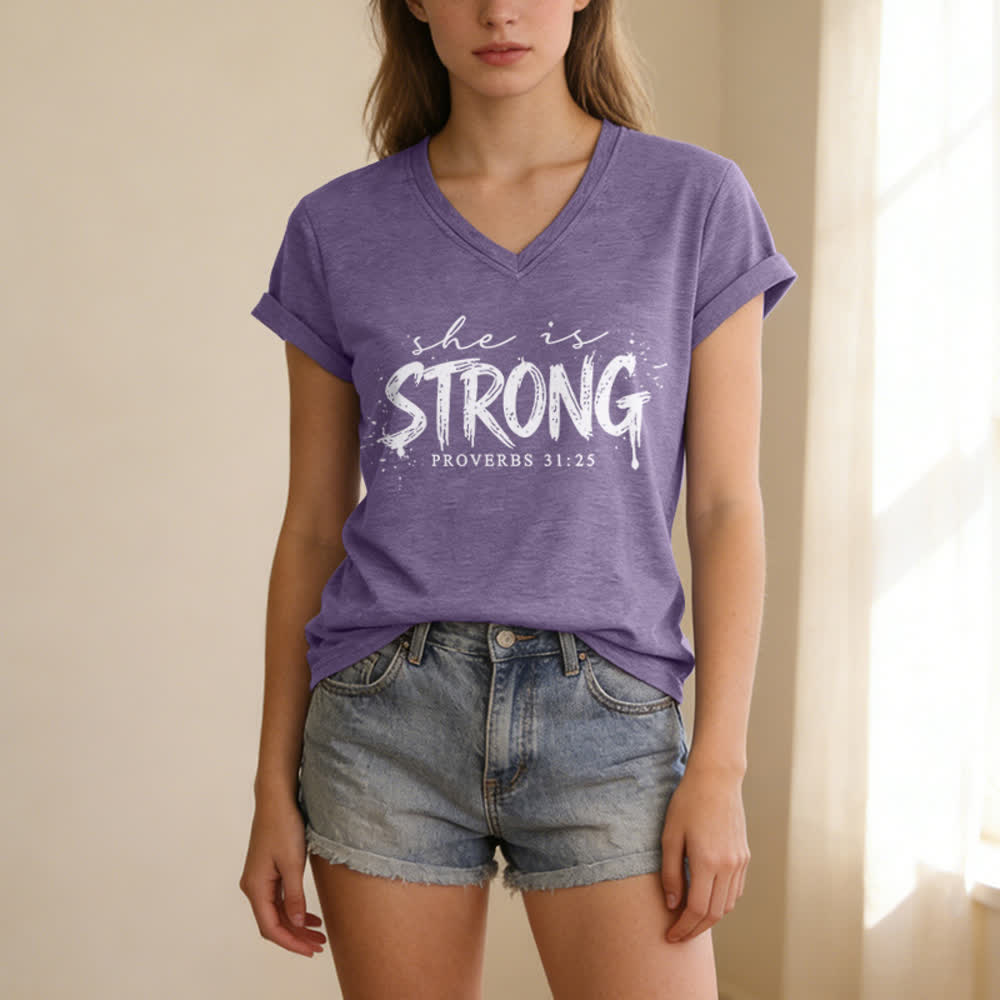 Christianartworkshop Elle est forte Proverbes 31:25 T-shirt décontracté à col en V - Violet - 2XL - image 16