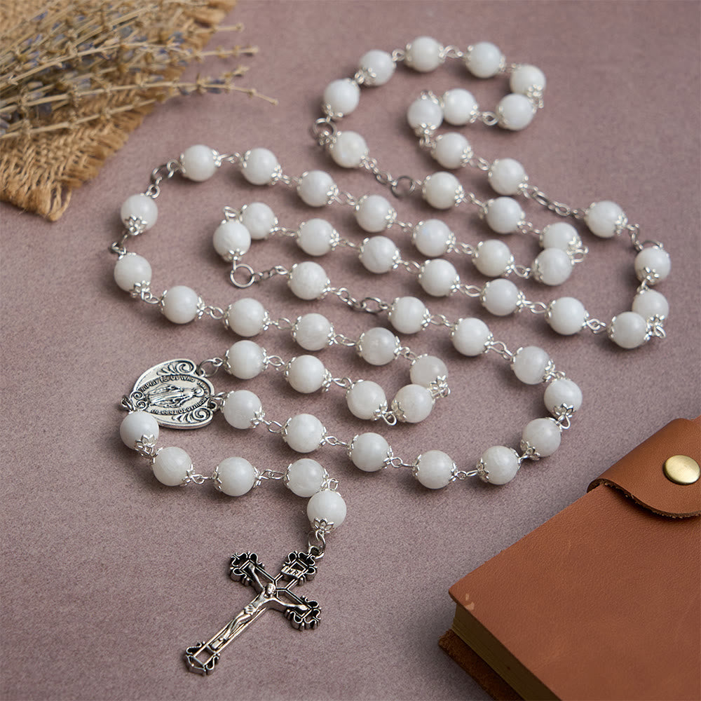 Chapelet Marian Grace Moonstone de Christianartworkshop : Crucifix argenté pour la dévotion sacrée - Chapelet en pierre de lune - image 0