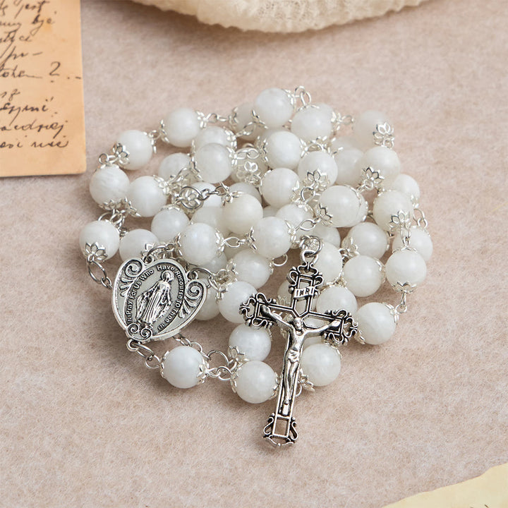 Chapelet Marian Grace Moonstone de Christianartworkshop : Crucifix argenté pour la dévotion sacrée - image 4