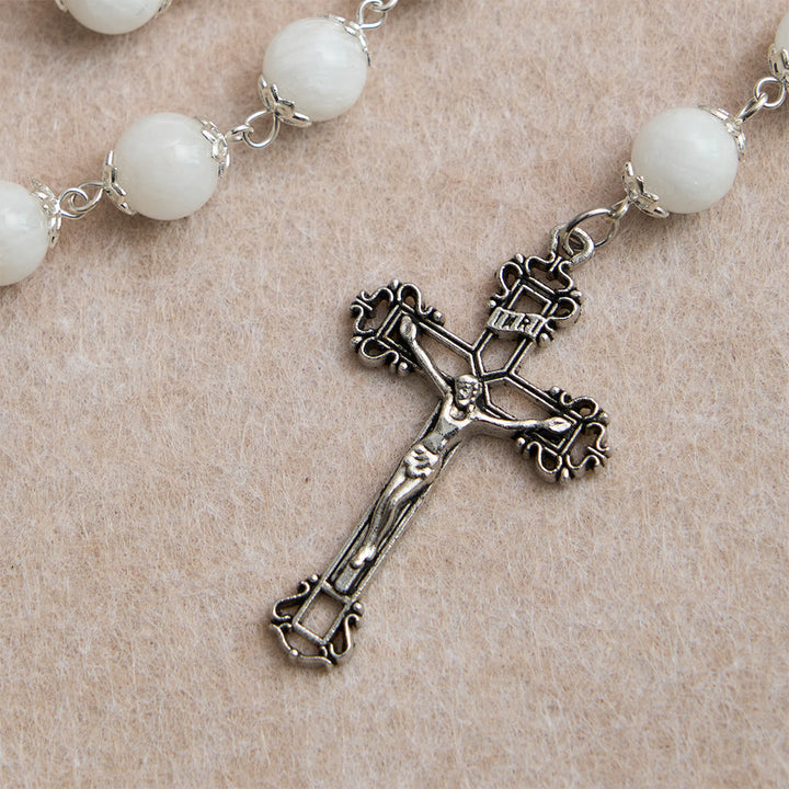 Chapelet Marian Grace Moonstone de Christianartworkshop : Crucifix argenté pour la dévotion sacrée - image 7