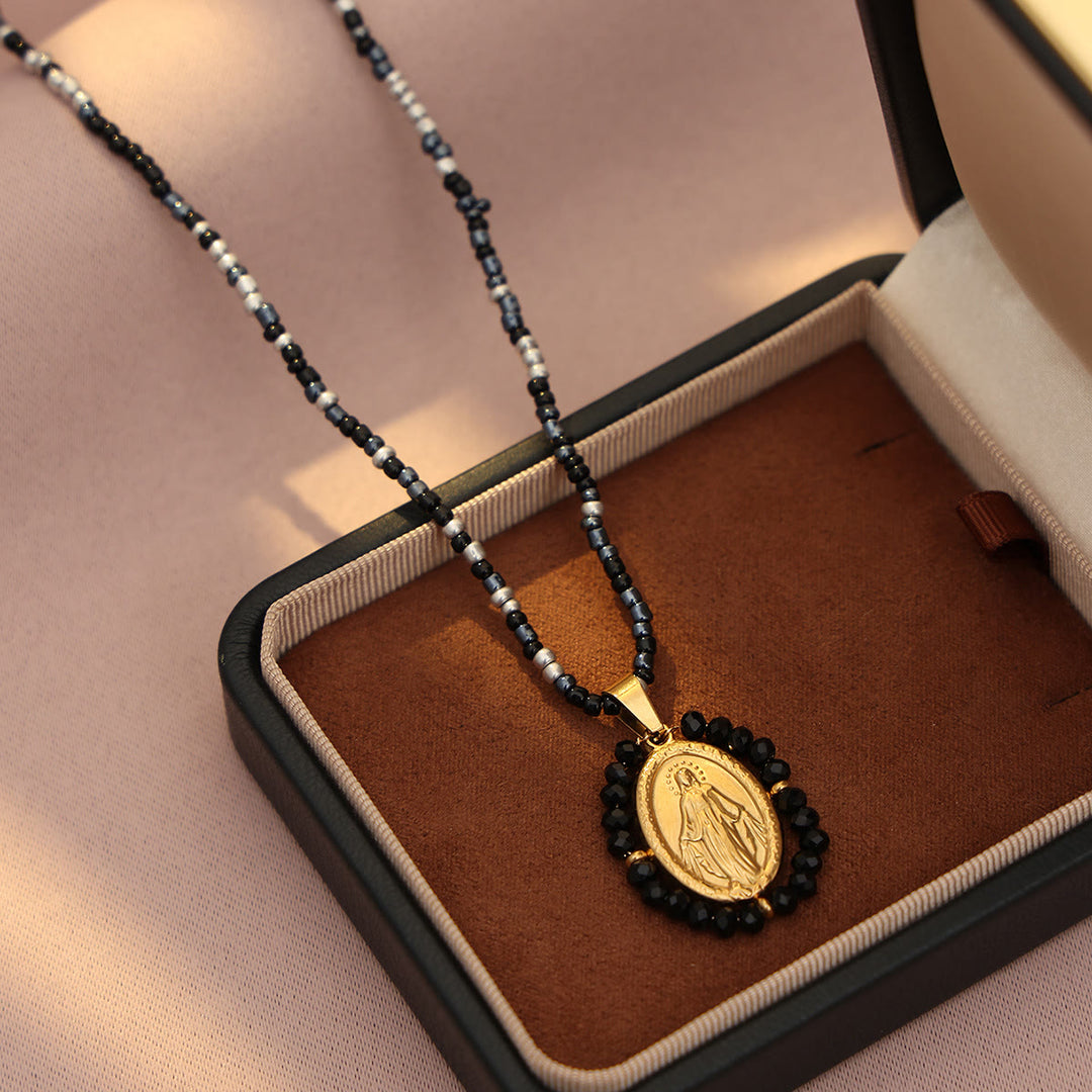 Christianartworkshop Collier avec médaille Notre-Dame et bordure perlée : emblème de la dévotion mariale - Noir - image 7