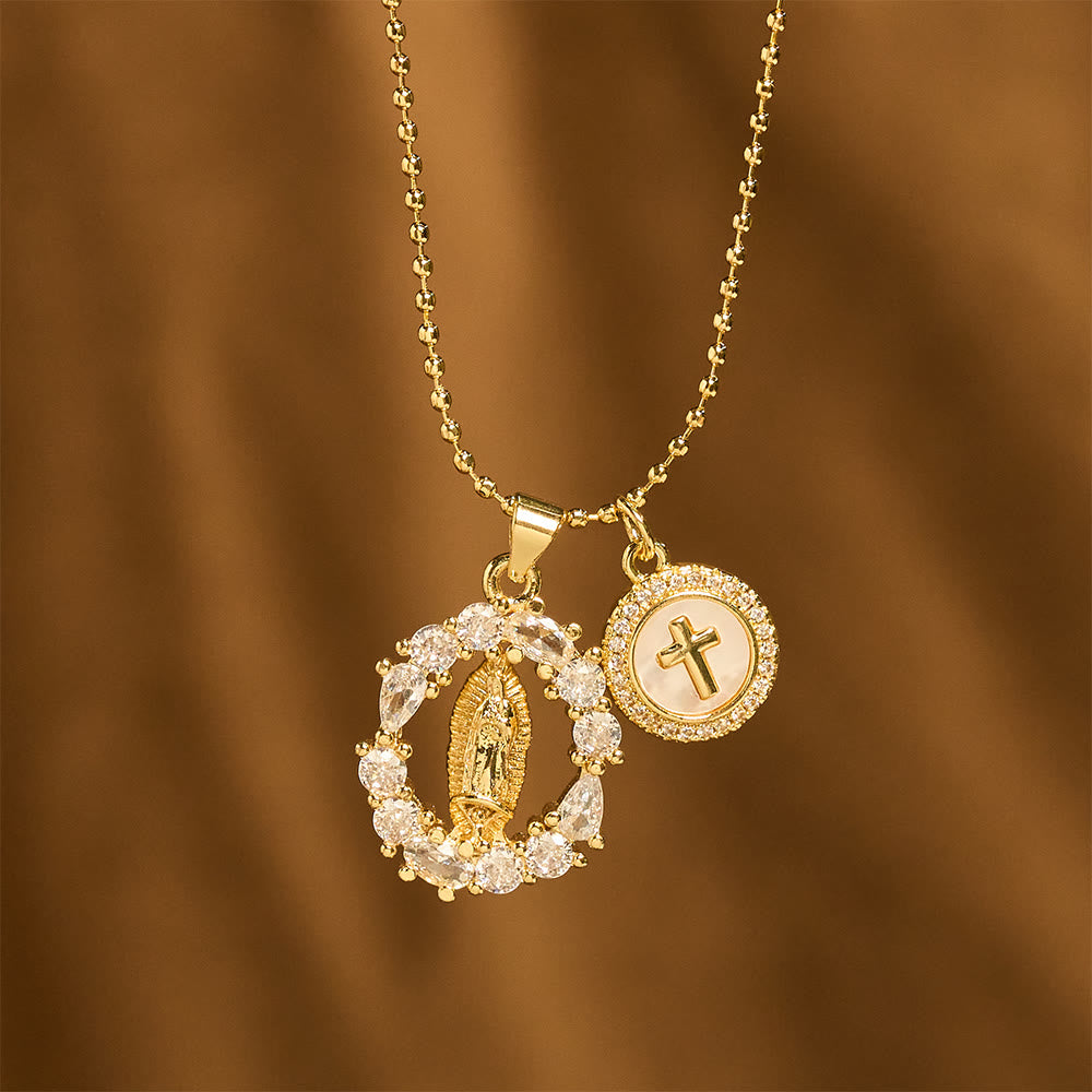 Christianartworkshop Ensemble pendentif classique Notre-Dame et Croix en zircon cubique : emblème d’une dévotion inébranlable - image 1