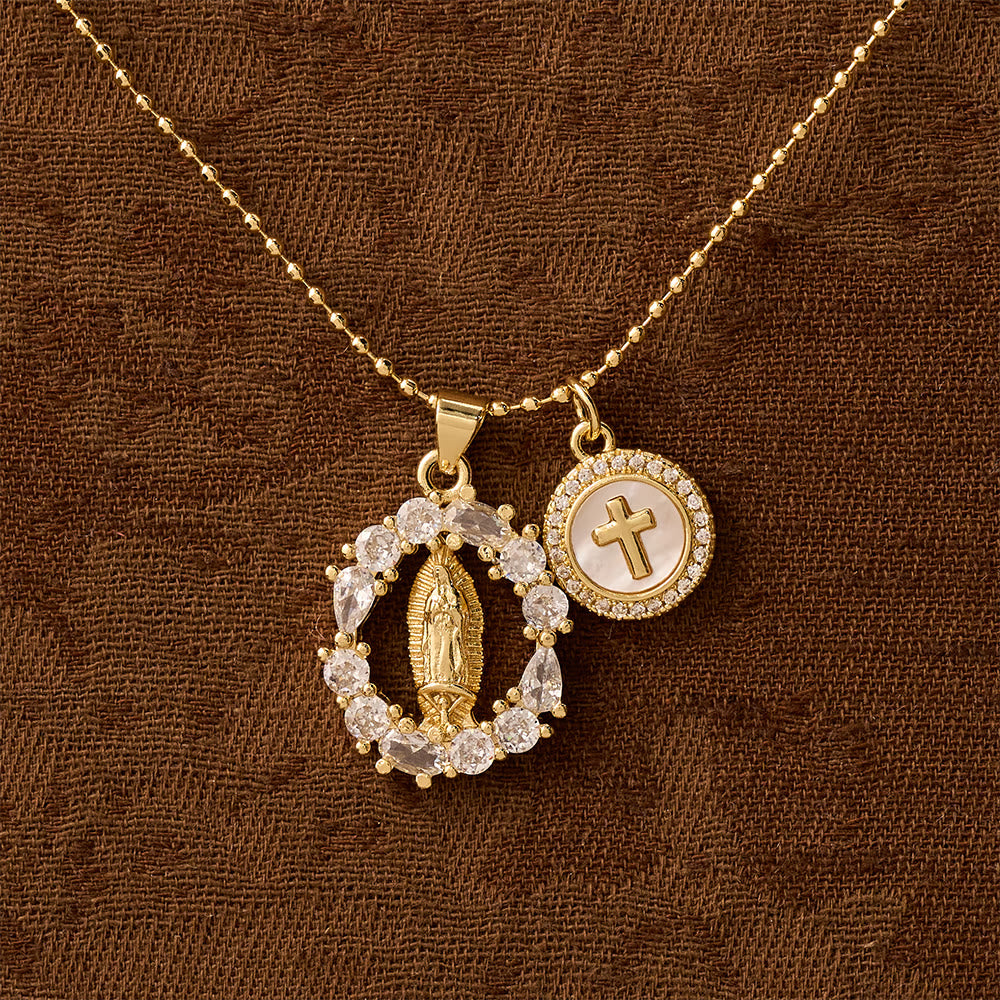 Christianartworkshop Ensemble pendentif classique Notre-Dame et Croix en zircon cubique : emblème d’une dévotion inébranlable - image 3