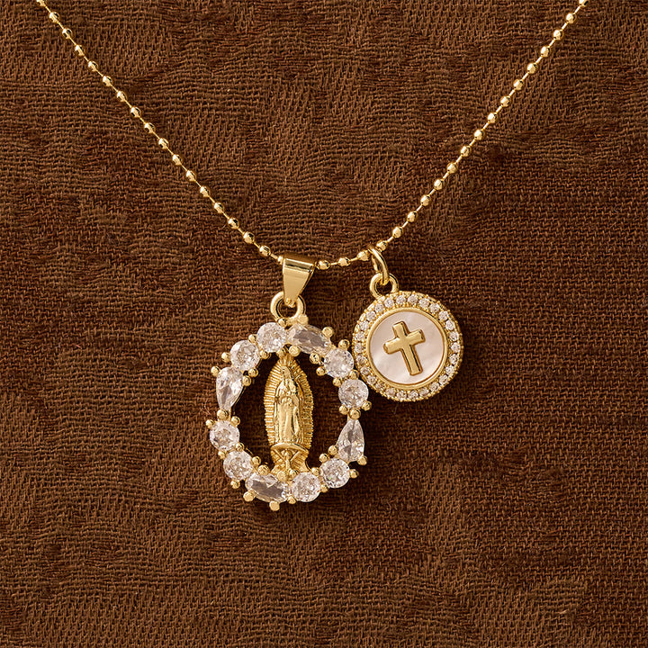 Christianartworkshop Ensemble pendentif classique Notre-Dame et Croix en zircon cubique : emblème d’une dévotion inébranlable - image 3