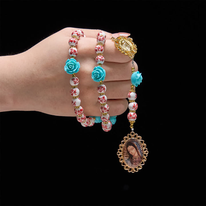 Christianartworkshop Chapelet des Sept Douleurs en perles de céramique rouge et blanche, orné d'une rose turquoise et d'une médaille de la Vierge Marie. - image 1