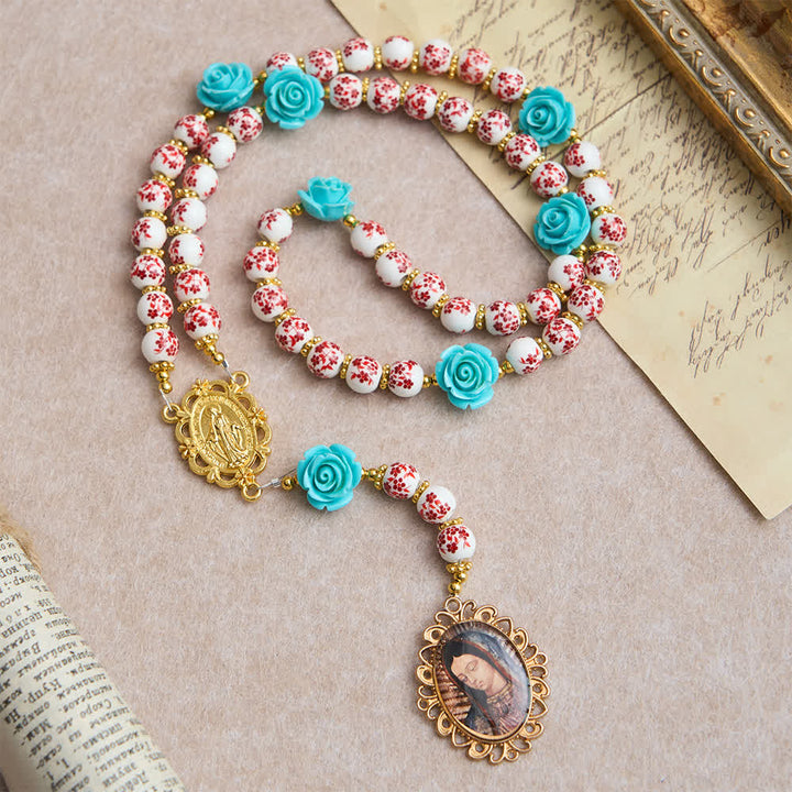 Christianartworkshop Chapelet des Sept Douleurs en perles de céramique rouge et blanche, orné d'une rose turquoise et d'une médaille de la Vierge Marie. - image 3