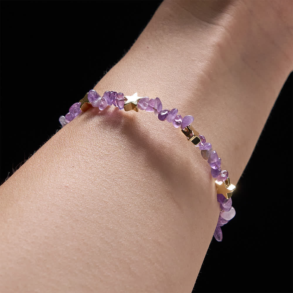 Christianartworkshop Bracelet chapelet en fil mémoire orné d'éclats d'améthyste naturelle et d'une médaille de Notre-Dame - image 2