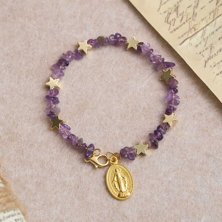 Christianartworkshop Bracelet chapelet en fil mémoire orné d'éclats d'améthyste naturelle et d'une médaille de Notre-Dame - image 5