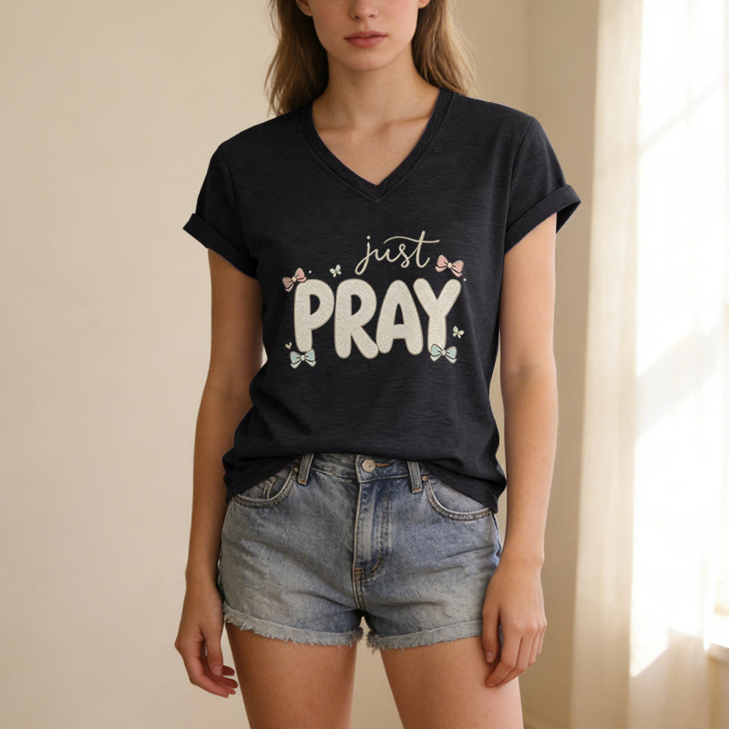 Christianartworkshop T-shirt décontracté à col en V Just PRAY - image 15