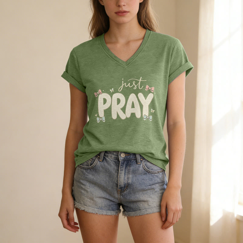 Christianartworkshop T-shirt décontracté à col en V Just PRAY - image 3
