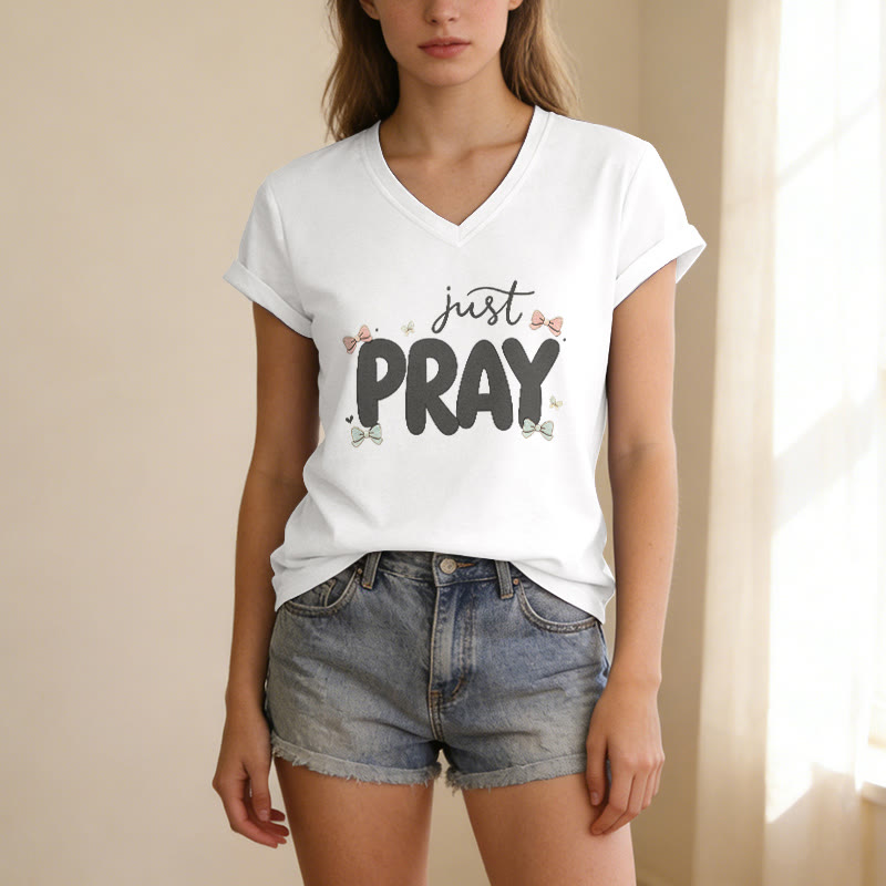 Christianartworkshop T-shirt décontracté à col en V Just PRAY - image 5