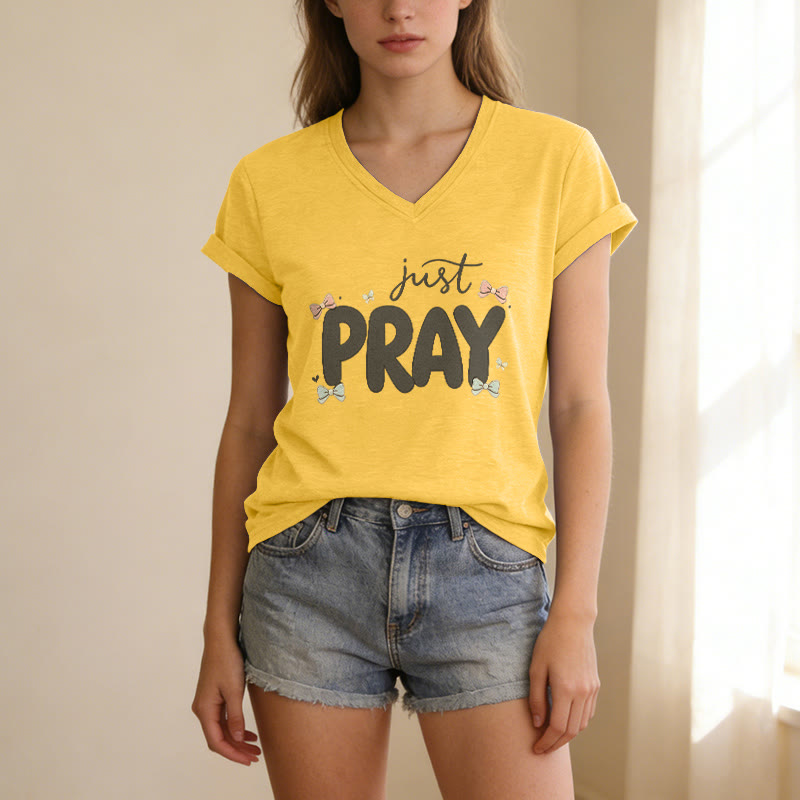 Christianartworkshop T-shirt décontracté à col en V Just PRAY - image 9