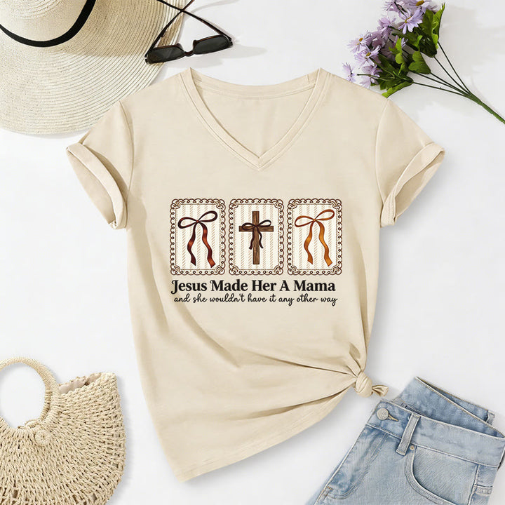 Christianartworkshop T-shirt décontracté à col en V « Jésus l'a faite maman » - Beige - 2XL - image 4