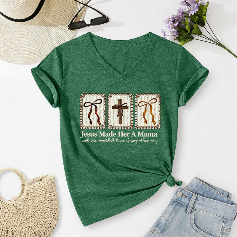 Christianartworkshop T-shirt décontracté à col en V « Jésus l'a faite maman » - Vert foncé - 2XL - image 14