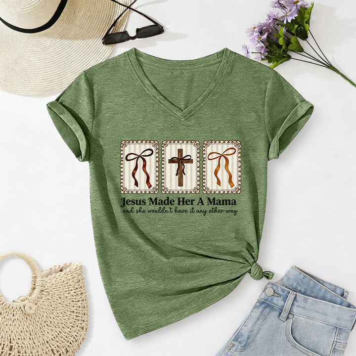 Christianartworkshop T-shirt décontracté à col en V « Jésus l'a faite maman » - Vert olive - 2XL - image 2