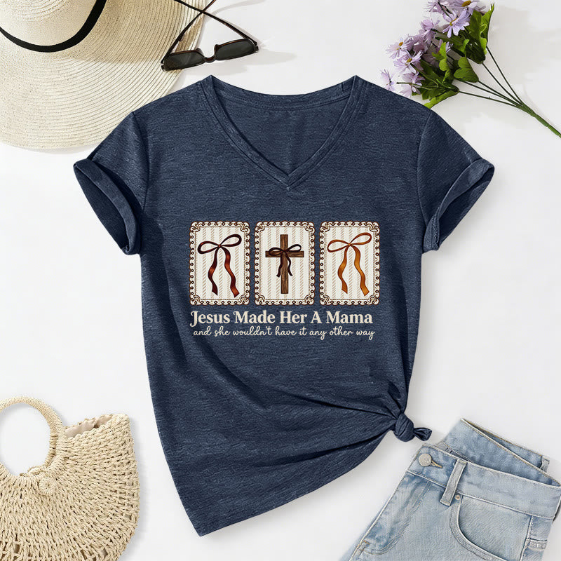 Christianartworkshop T-shirt décontracté à col en V « Jésus l'a faite maman » - Bleu marine - 2XL - image 18