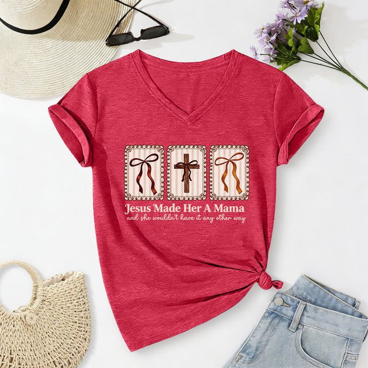 Christianartworkshop T-shirt décontracté à col en V « Jésus l'a faite maman » - Rouge - 2XL - image 22