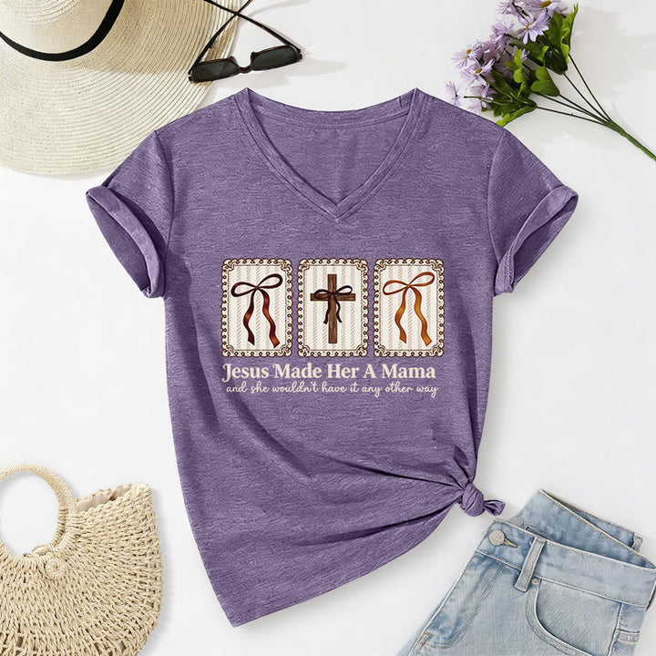 Christianartworkshop T-shirt décontracté à col en V « Jésus l'a faite maman » - Violet - 2XL - image 16
