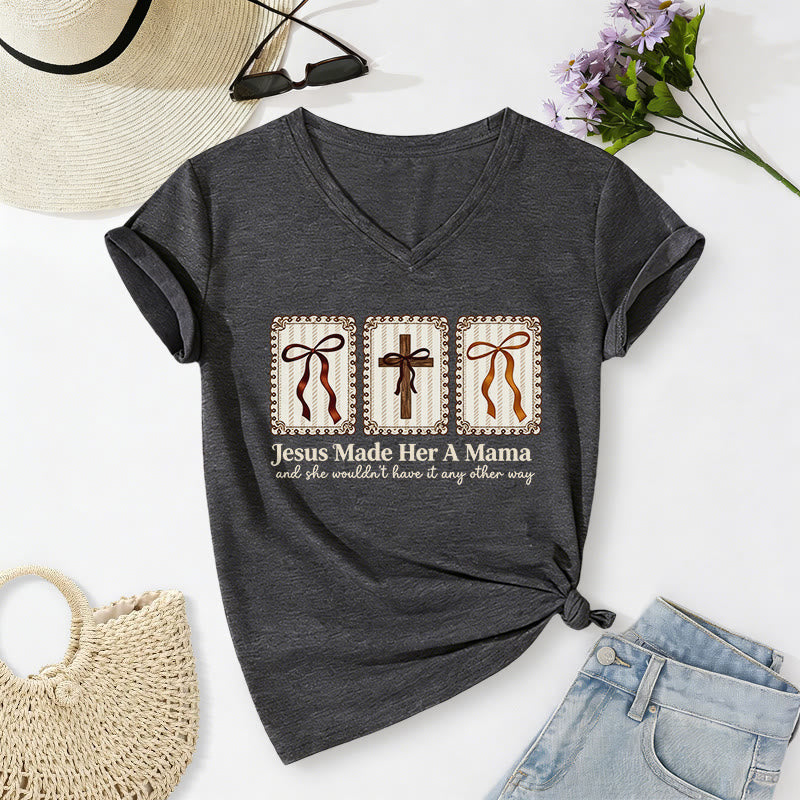 Christianartworkshop T-shirt décontracté à col en V « Jésus l'a faite maman » - Gris foncé - 2XL - image 20