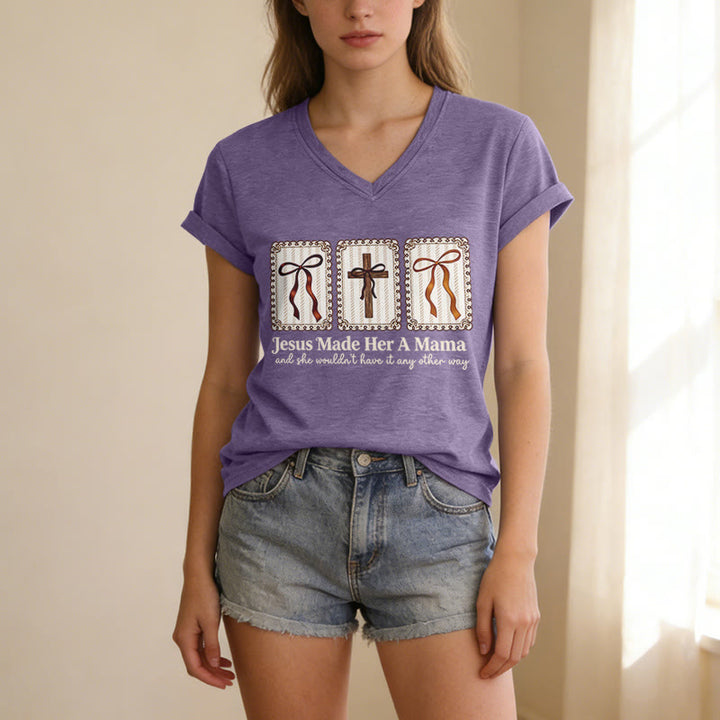 Christianartworkshop T-shirt décontracté à col en V « Jésus l'a faite maman » - image 17