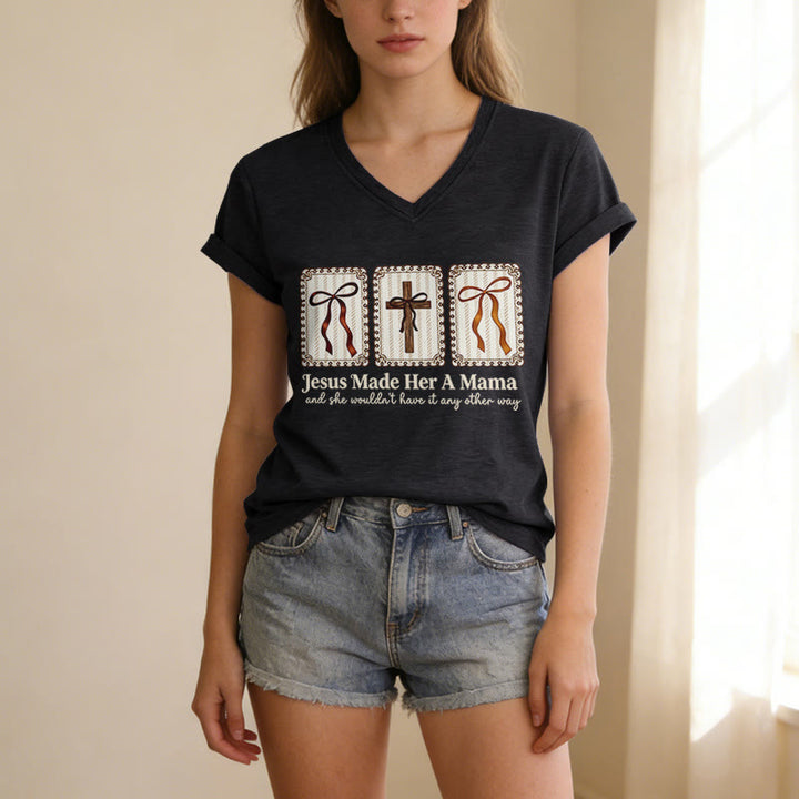 Christianartworkshop T-shirt décontracté à col en V « Jésus l'a faite maman » - image 13