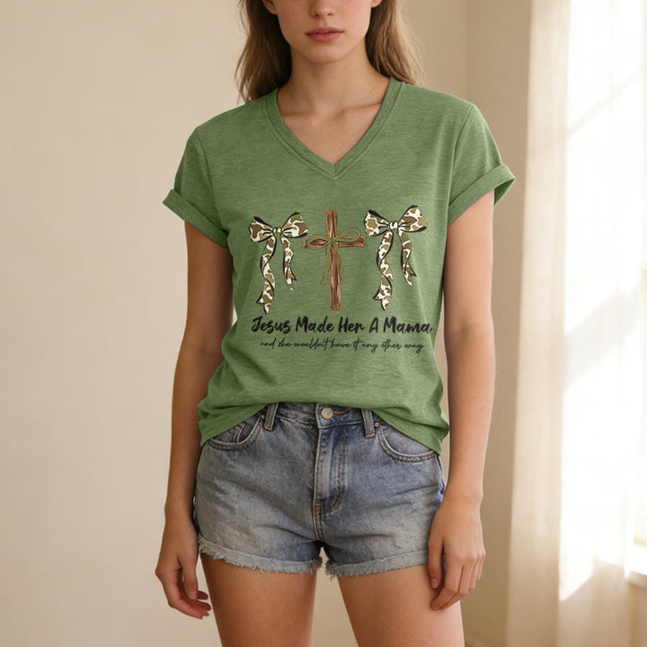 Christianartworkshop Jésus a fait d'elle une maman et elle n'aurait pas voulu qu'il en soit autrement. T-shirt décontracté à col en V - image 3