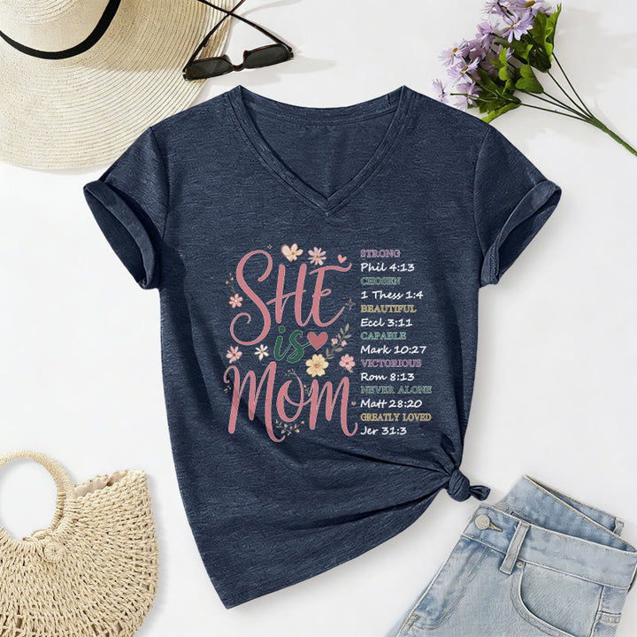 Christianartworkshop T-shirt décontracté à col en V « ELLE EST MAMAN » - Bleu marine - 2XL - image 18