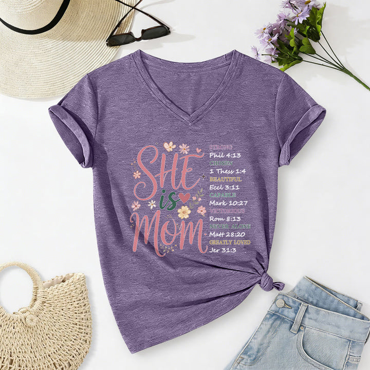 Christianartworkshop T-shirt décontracté à col en V « ELLE EST MAMAN » - Violet - 2XL - image 16