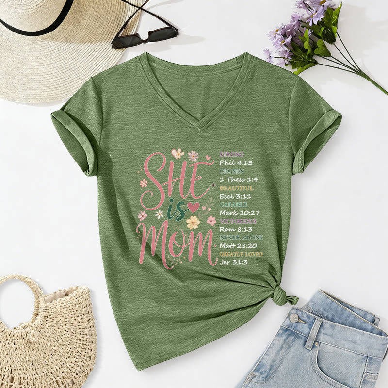 Christianartworkshop T-shirt décontracté à col en V « ELLE EST MAMAN » - Vert olive - 2XL - image 2
