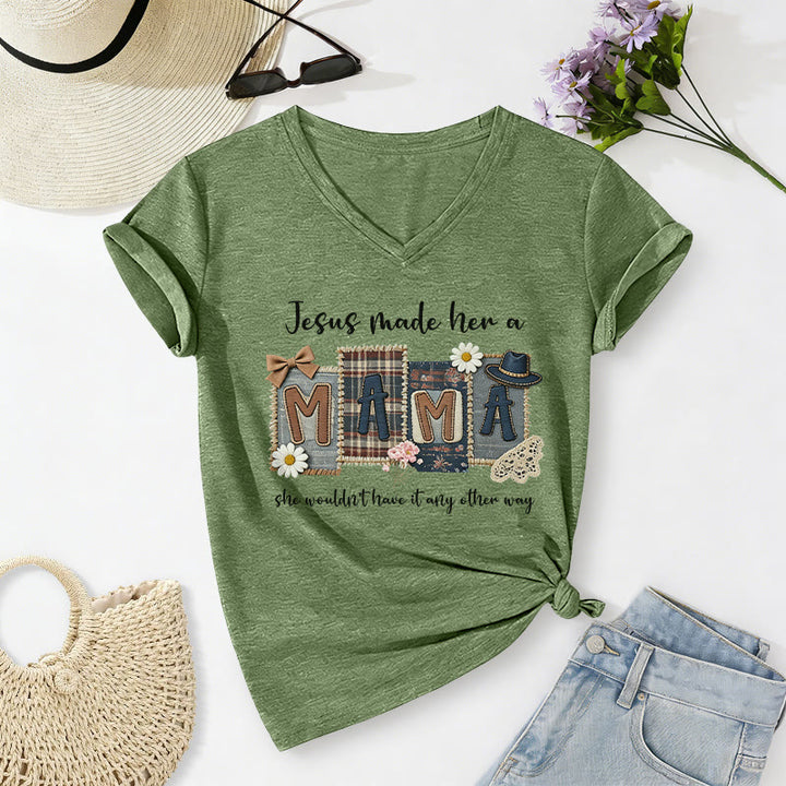 Christianartworkshop T-shirt décontracté à col en V avec motif graphique « Jésus l'a faite maman » - Vert olive - 2XL - image 2
