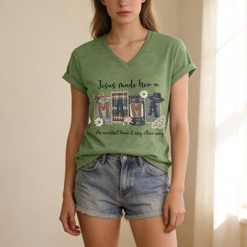Christianartworkshop T-shirt décontracté à col en V avec motif graphique « Jésus l'a faite maman » - image 3