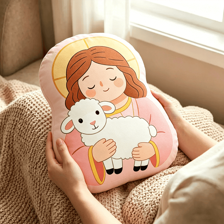 Christianartworkshop Coussin Halo Notre-Dame tenant l'agneau : emblème de tendresse maternelle et de douce bénédiction - image 3