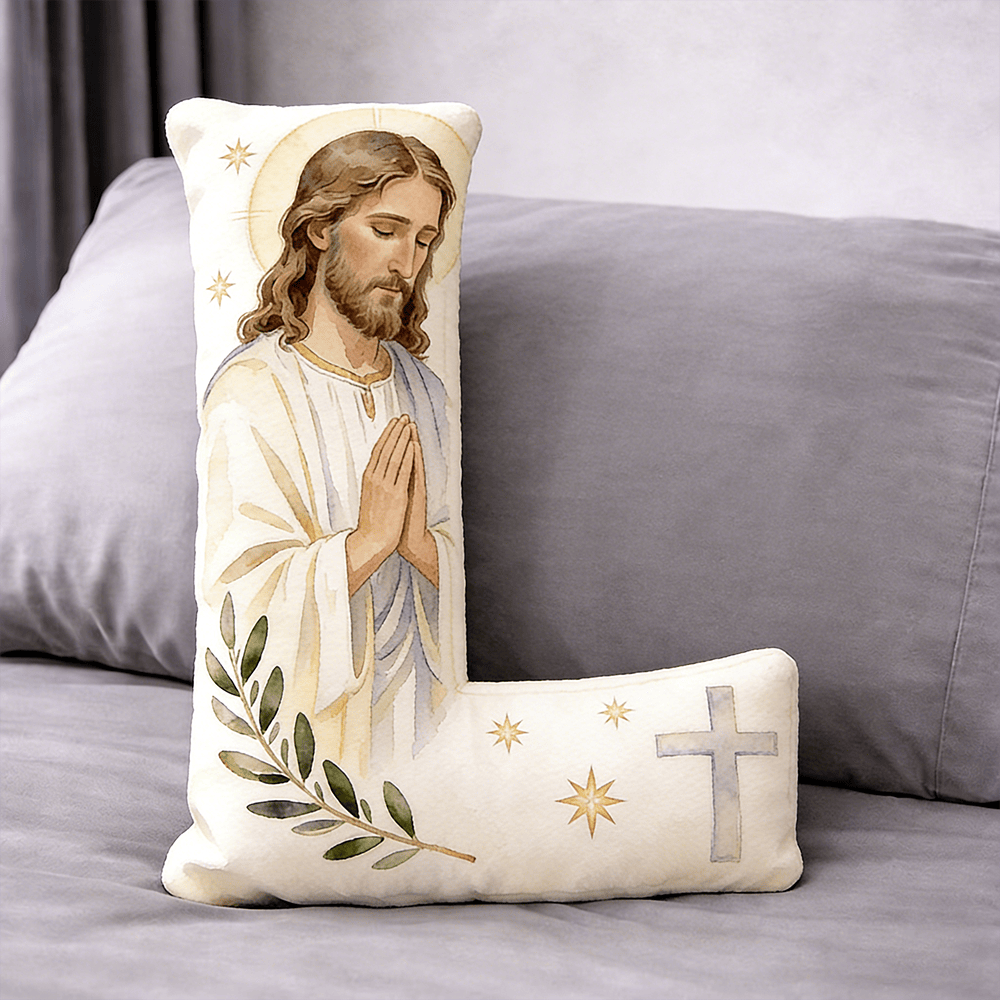 Christianartworkshop Coussin en forme de lettre avec croix de Jésus en prière : emblème de prière fervente et de foi intemporelle - 24" (60 cm) - L - image 11