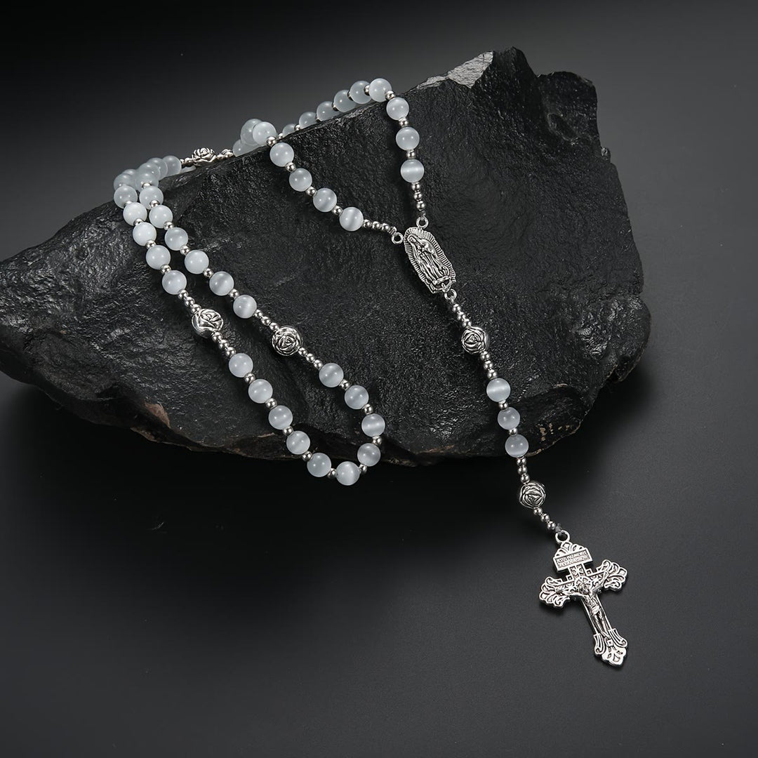 Christianartworkshop Chapelet en pierre œil-de-chat blanche lumineuse avec médaille de Notre-Dame et crucifix orné - image 2