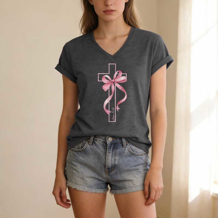 Christianartworkshop T-shirt décontracté à col en V avec motif croix et nœud rose - image 21
