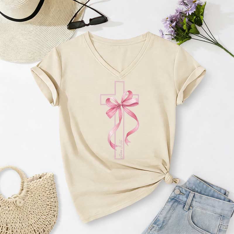 Christianartworkshop T-shirt décontracté à col en V avec motif croix et nœud rose - Beige - 2XL - image 6