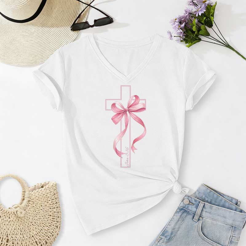 Christianartworkshop T-shirt décontracté à col en V avec motif croix et nœud rose - Blanc - 2XL - image 4