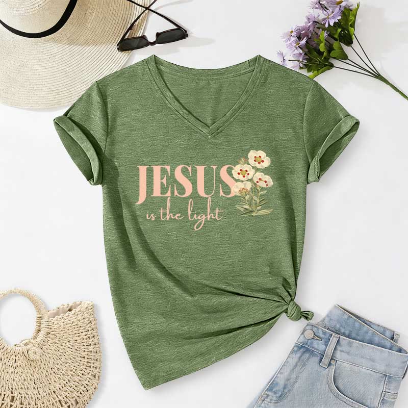 Christianartworkshop T-shirt décontracté à col en V à motif floral « Jésus est la lumière » - Vert olive - 2XL - image 2