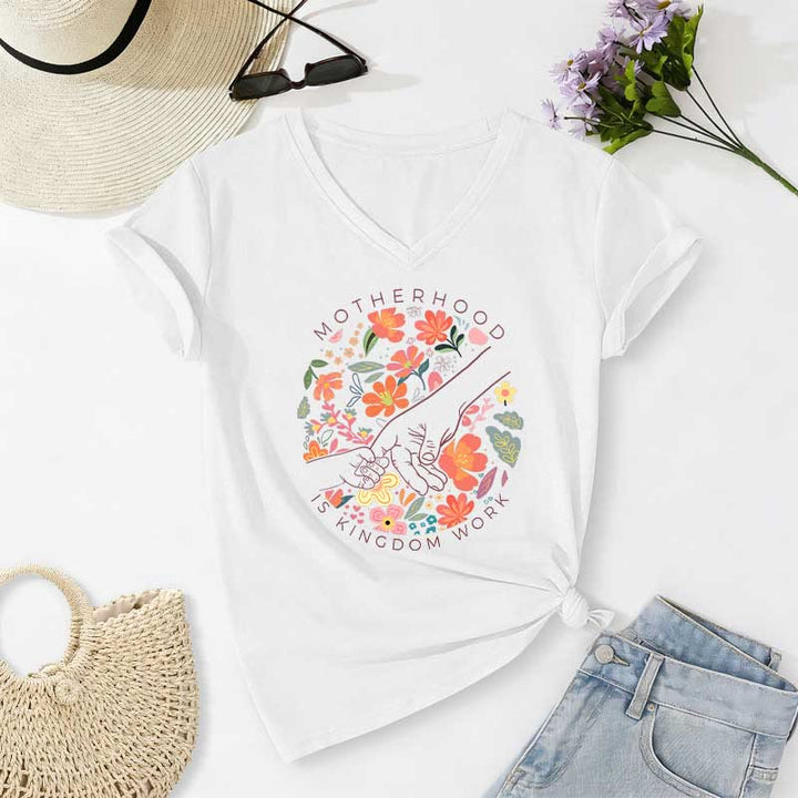 Christianartworkshop T-shirt décontracté à col en V « La maternité est un royaume » avec motif floral fait main - Blanc - 2XL - image 0