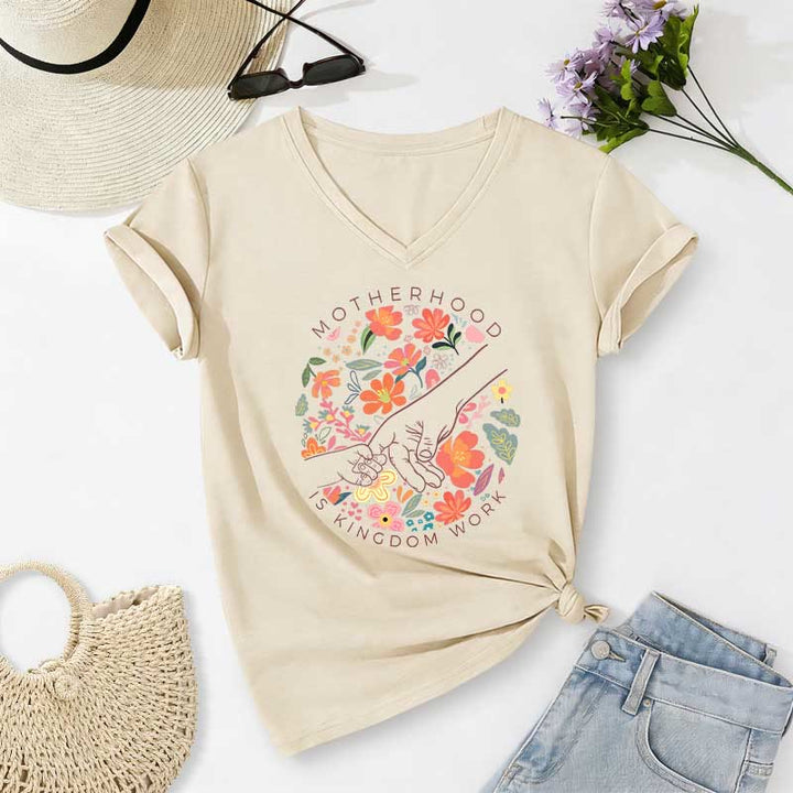 Christianartworkshop T-shirt décontracté à col en V « La maternité est un royaume » avec motif floral fait main - Beige - 2XL - image 4