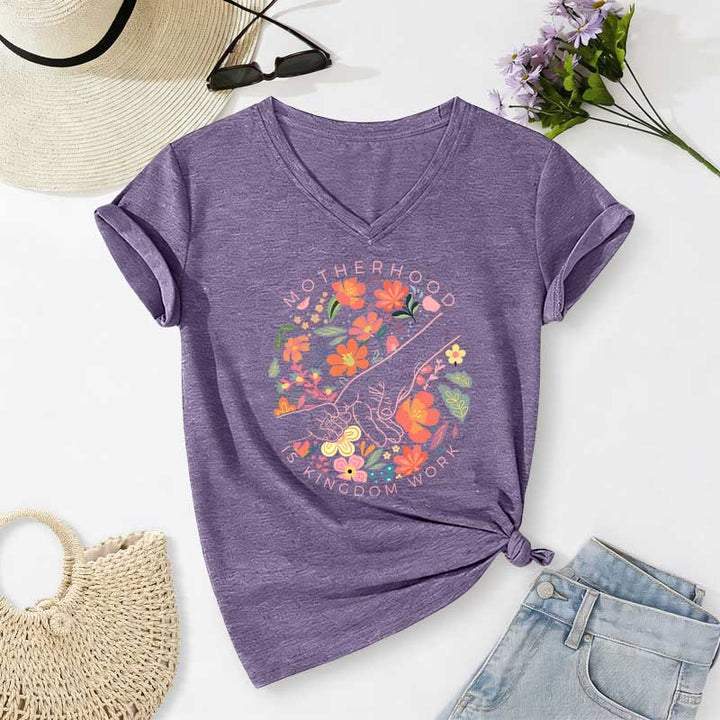 Christianartworkshop T-shirt décontracté à col en V « La maternité est un royaume » avec motif floral fait main - Violet - 2XL - image 16