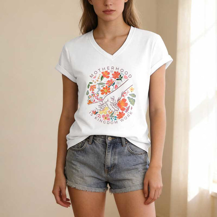 Christianartworkshop T-shirt décontracté à col en V « La maternité est un royaume » avec motif floral fait main - image 1