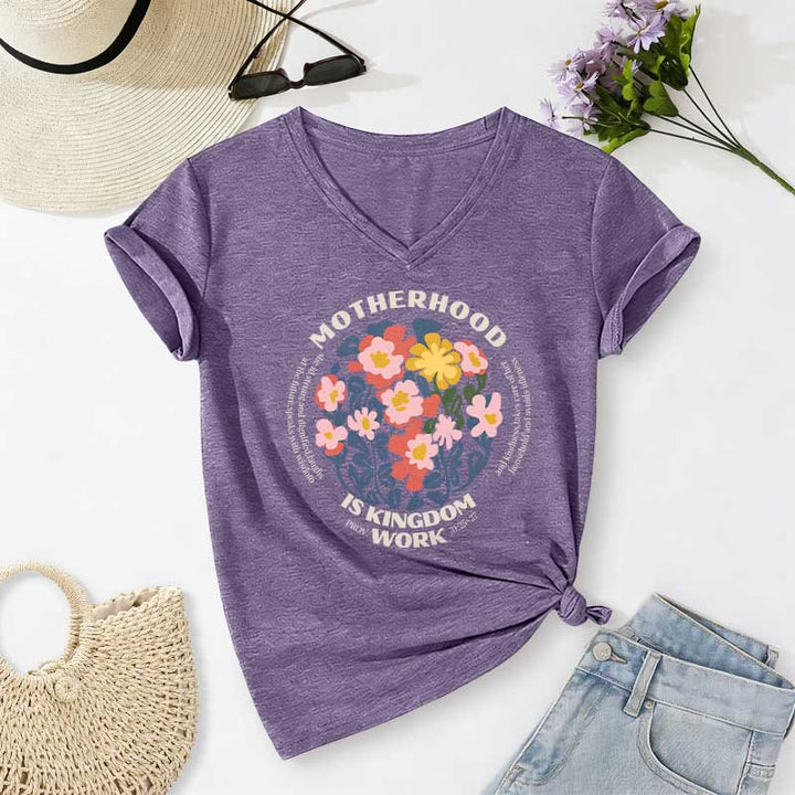 Christianartworkshop T-shirt bohème fleuri à col en V « La maternité est un royaume » pour le travail - Violet - 2XL - image 16
