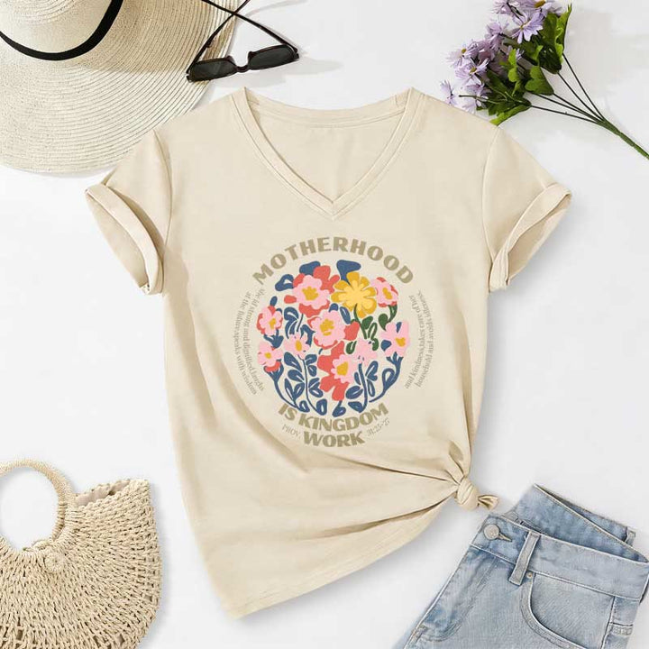 Christianartworkshop T-shirt bohème fleuri à col en V « La maternité est un royaume » pour le travail - Beige - 2XL - image 6